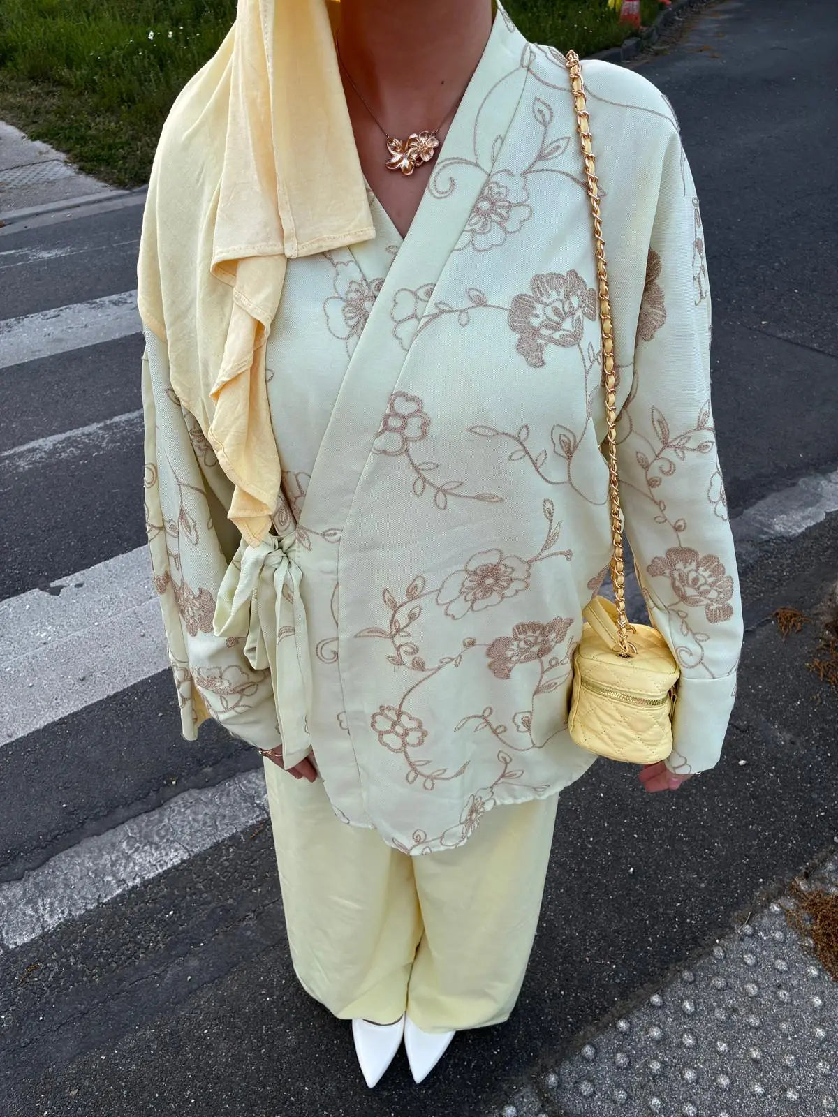 Ensemble chic - Haut cache-cœur et pantalon taille haute Maison Paris